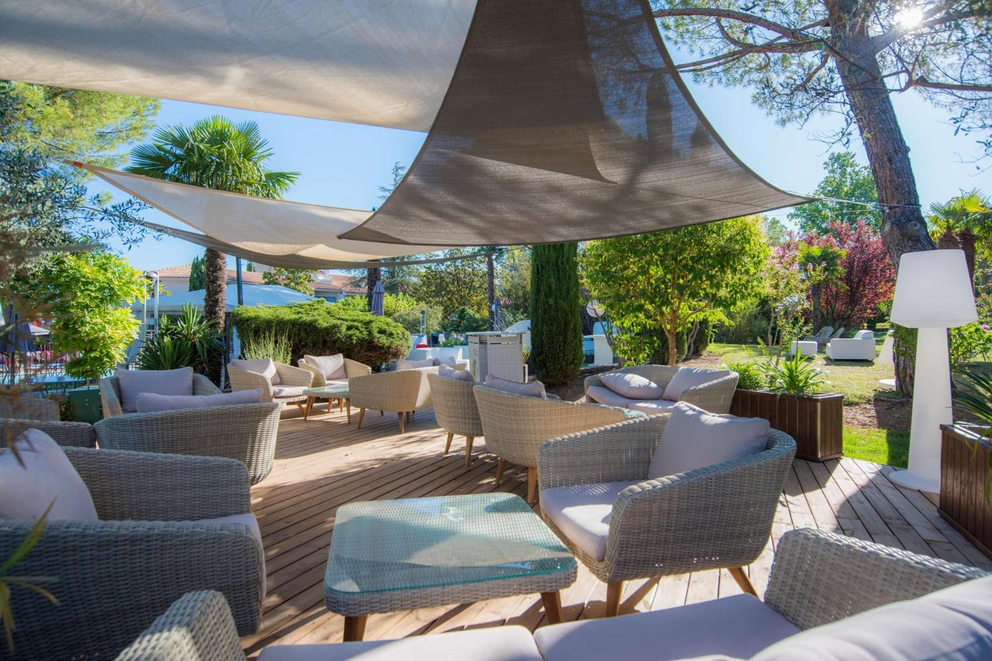 Best Western Sevan Parc Hotel Pertuis Εξωτερικό φωτογραφία