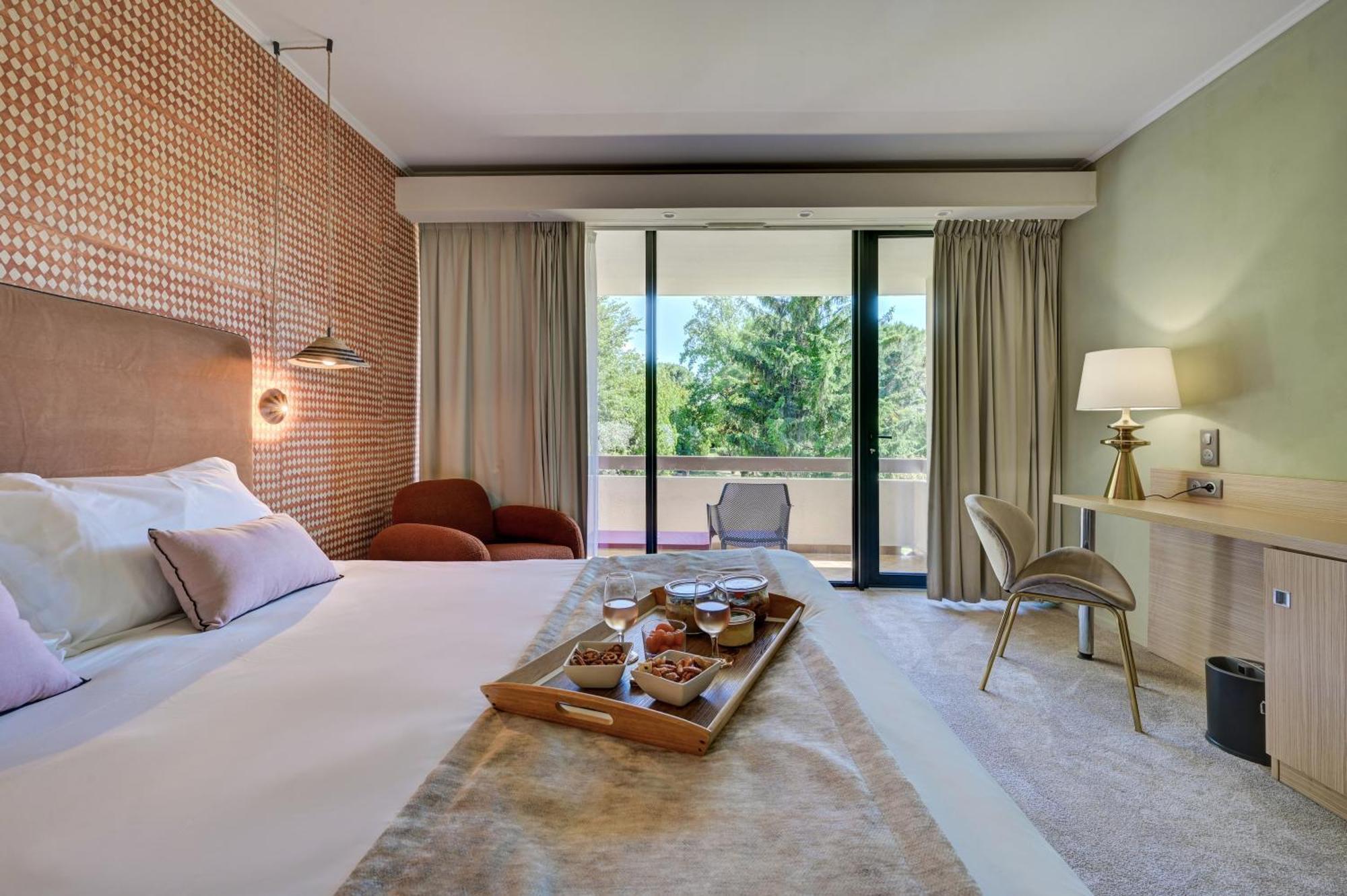 Best Western Sevan Parc Hotel Pertuis Εξωτερικό φωτογραφία